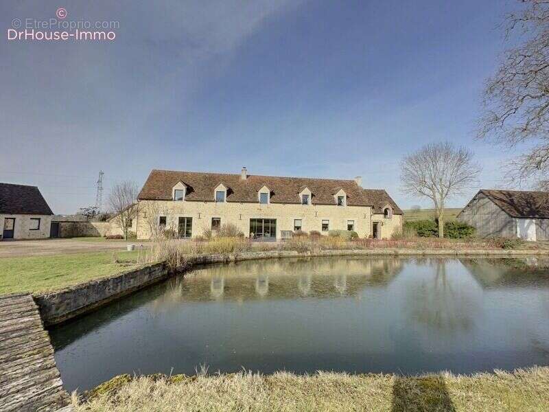 Maison à BAZOCHES-SUR-HOENE