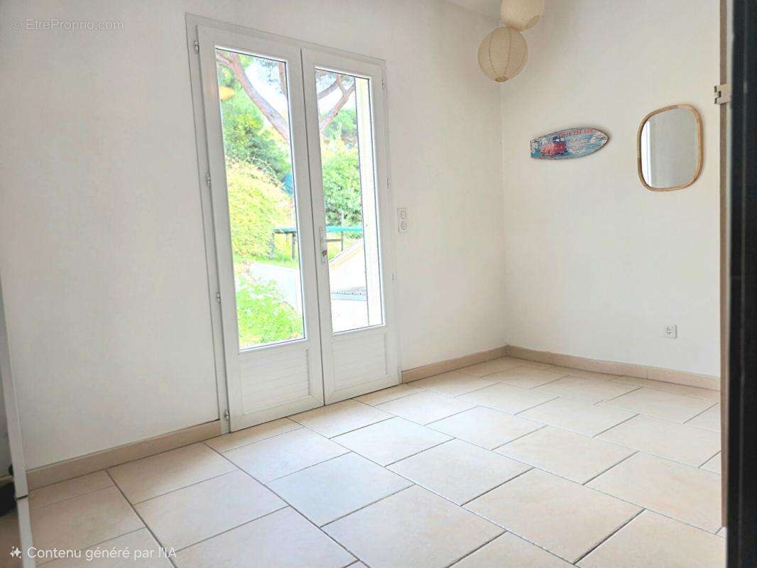 Maison à BORMES-LES-MIMOSAS