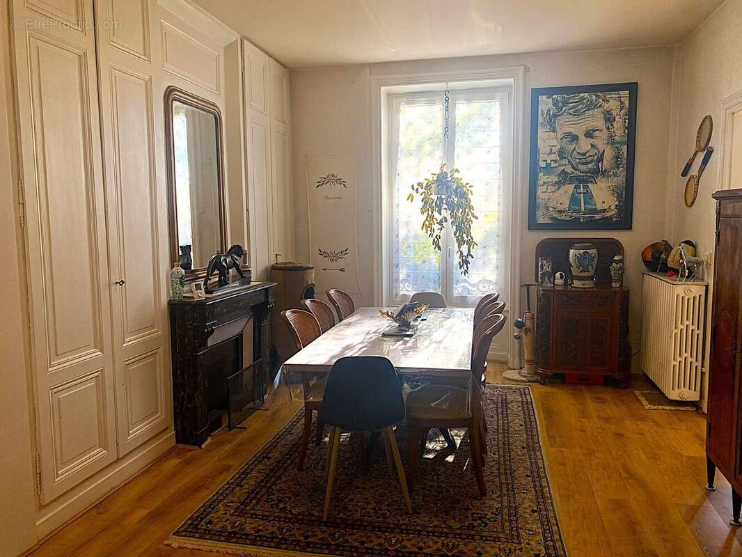Appartement à NEUVILLE-SUR-SAONE