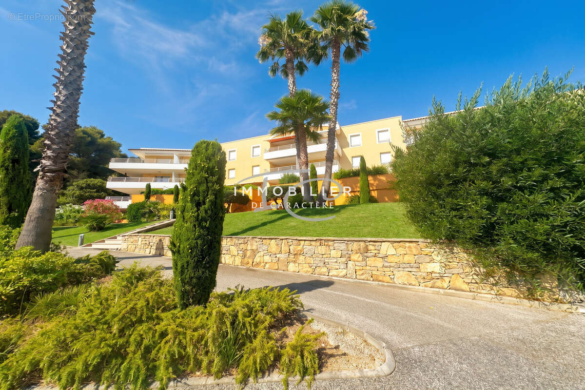 Appartement 63 m² à Cavalaire-Sur-Mer  - photo 2