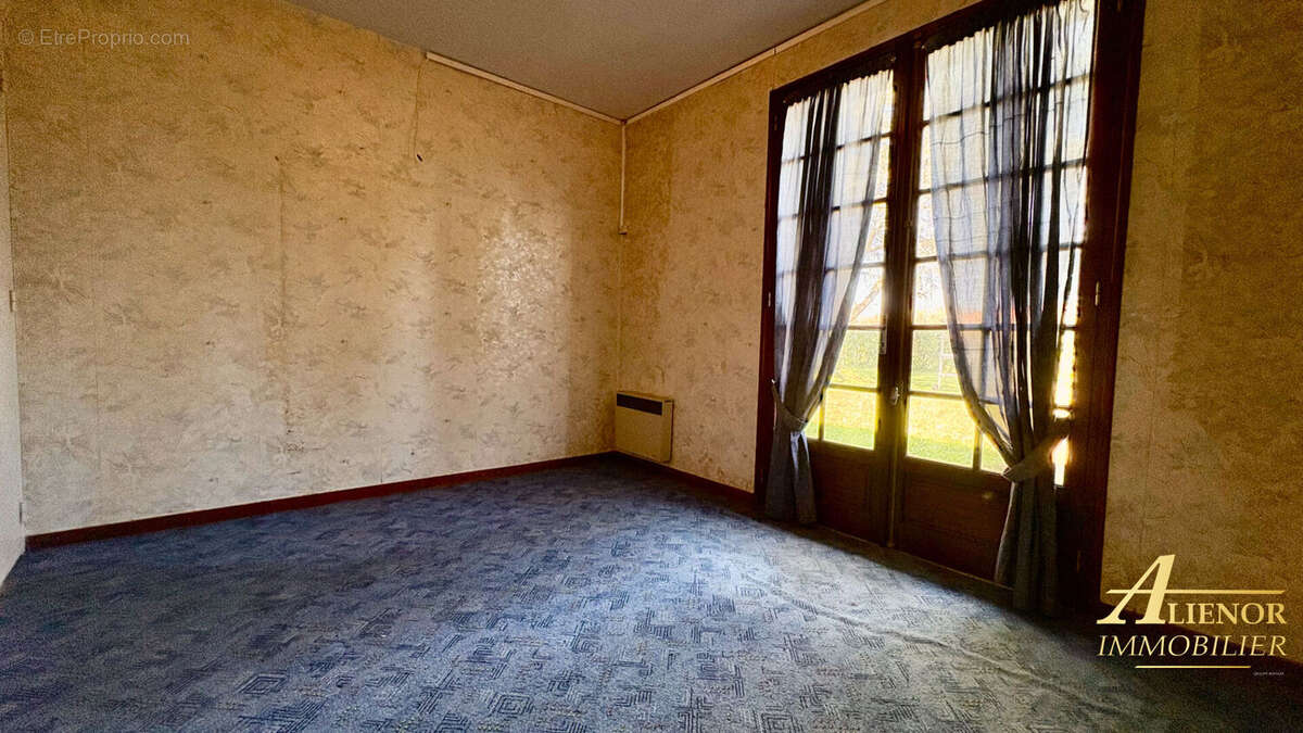 Maison à SAINT-LEON-SUR-L'ISLE