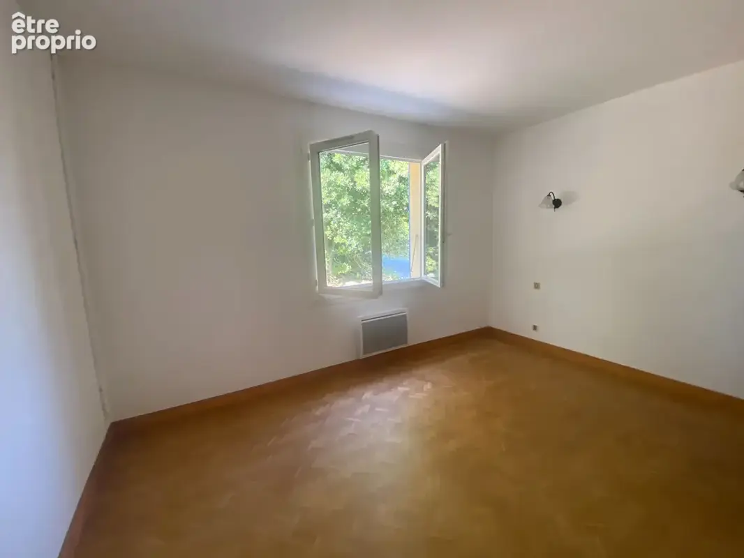 Plain-pied avec jardin et garage - photo 7