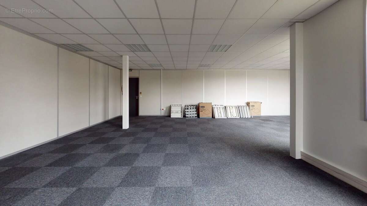 Commerce à COIGNIERES