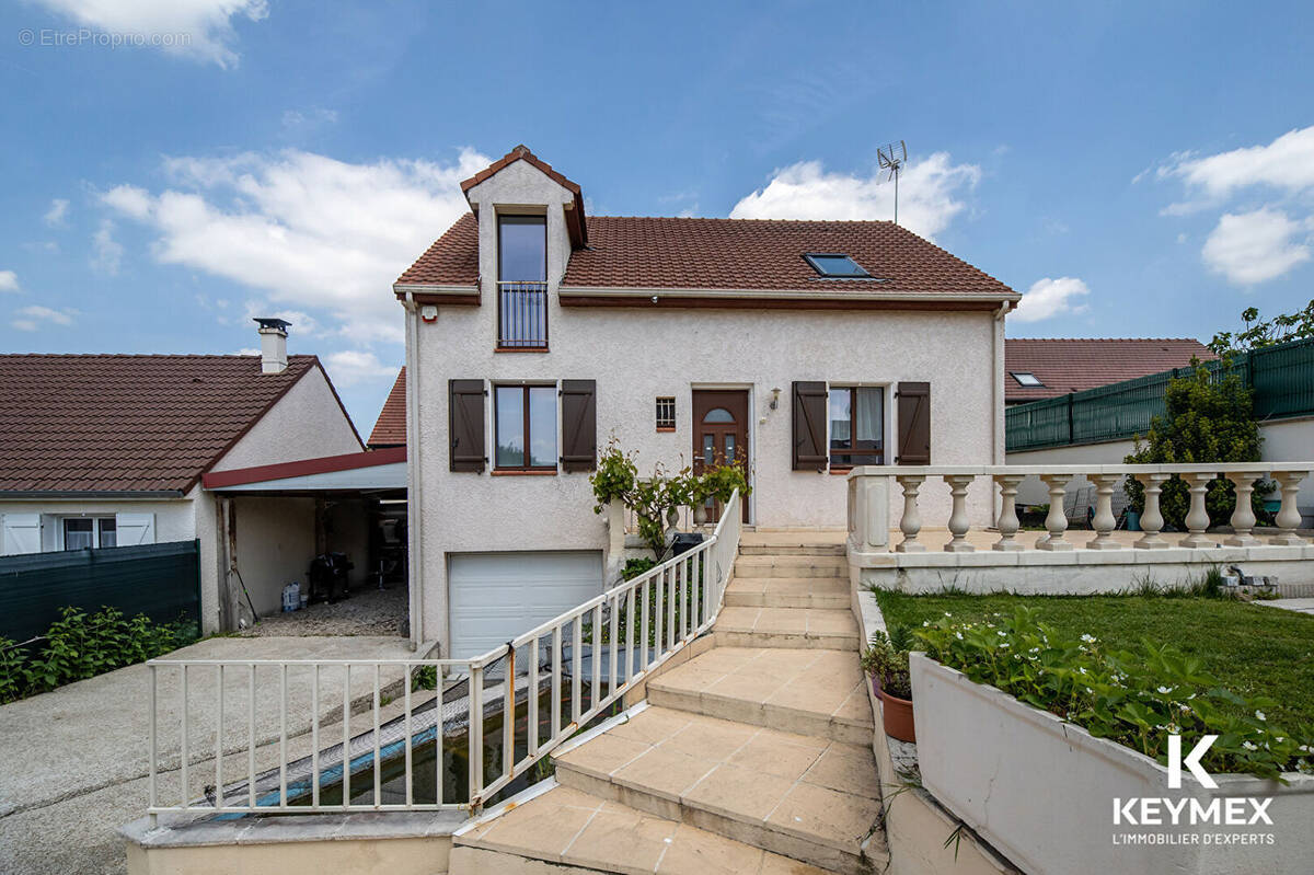 Maison à ENNERY