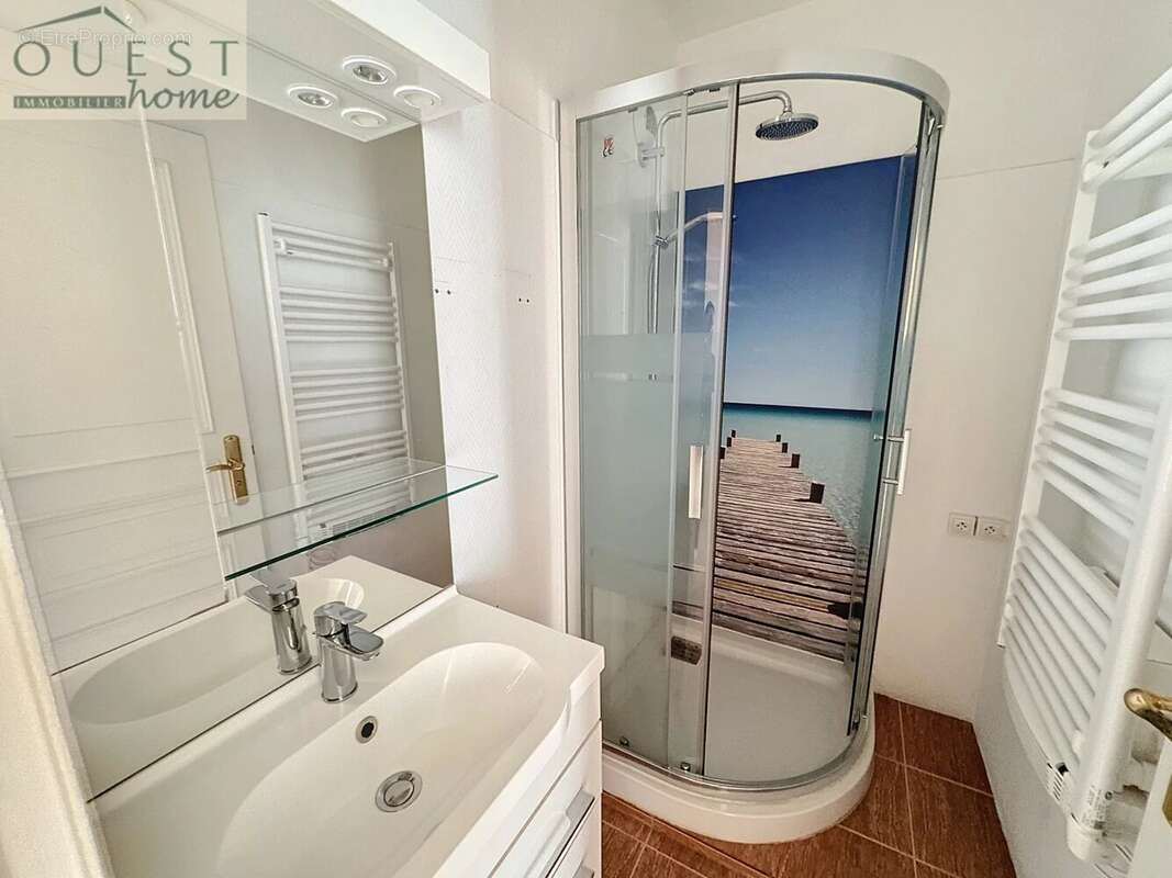 Appartement à CHARBONNIERES-LES-BAINS