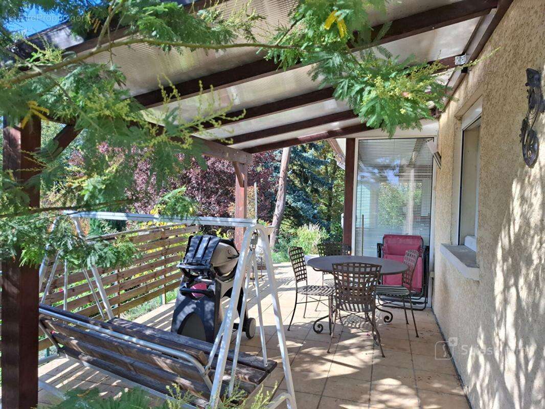 Maison à LA CHAPELLE-DE-SURIEU