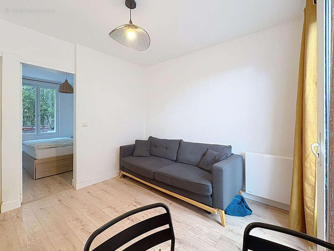 Appartement à LES LILAS