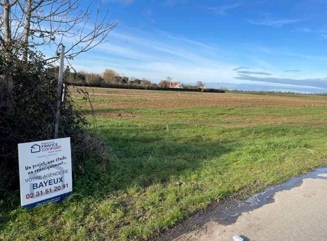 Terrain à SAINT-VIGOR-LE-GRAND
