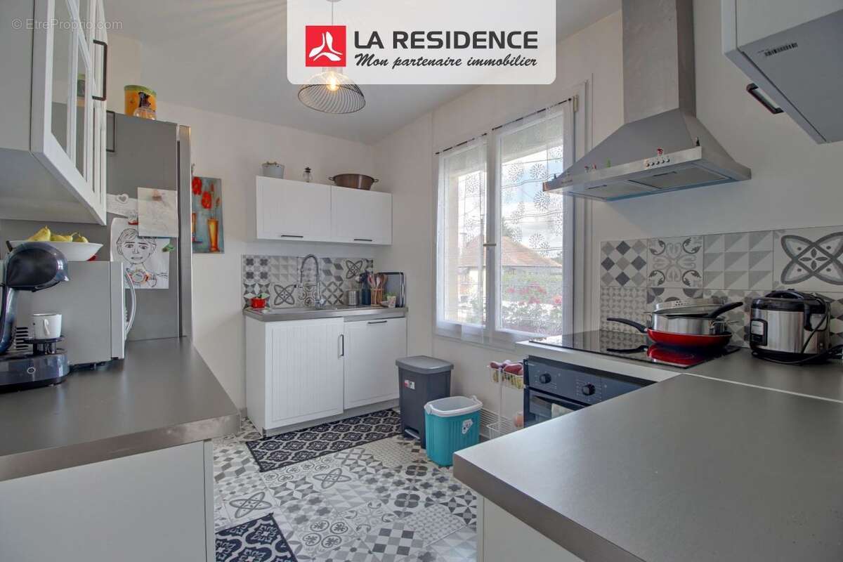 Maison à COURCELLES-SUR-SEINE