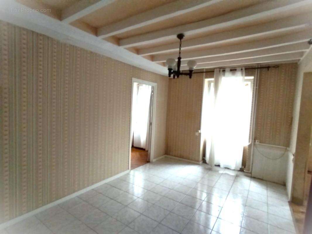 Maison à SOULIGNE-FLACE