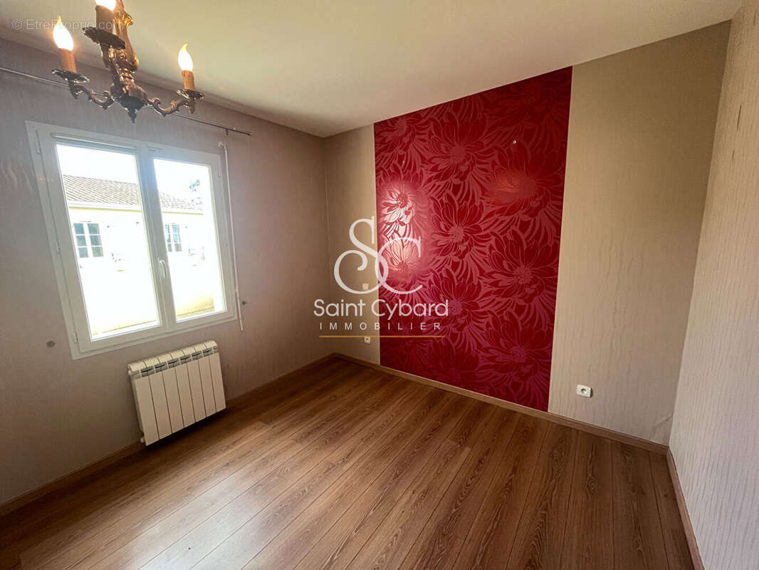 Maison à LA COURONNE