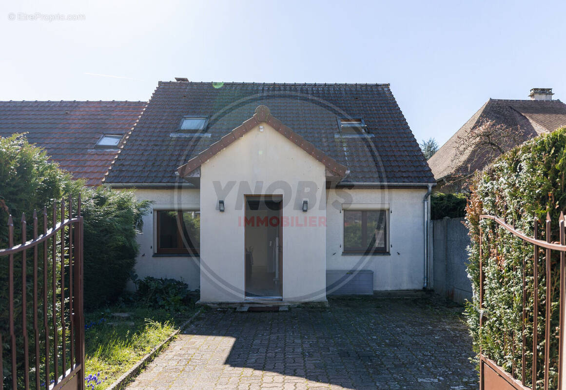 Maison à LES MUREAUX