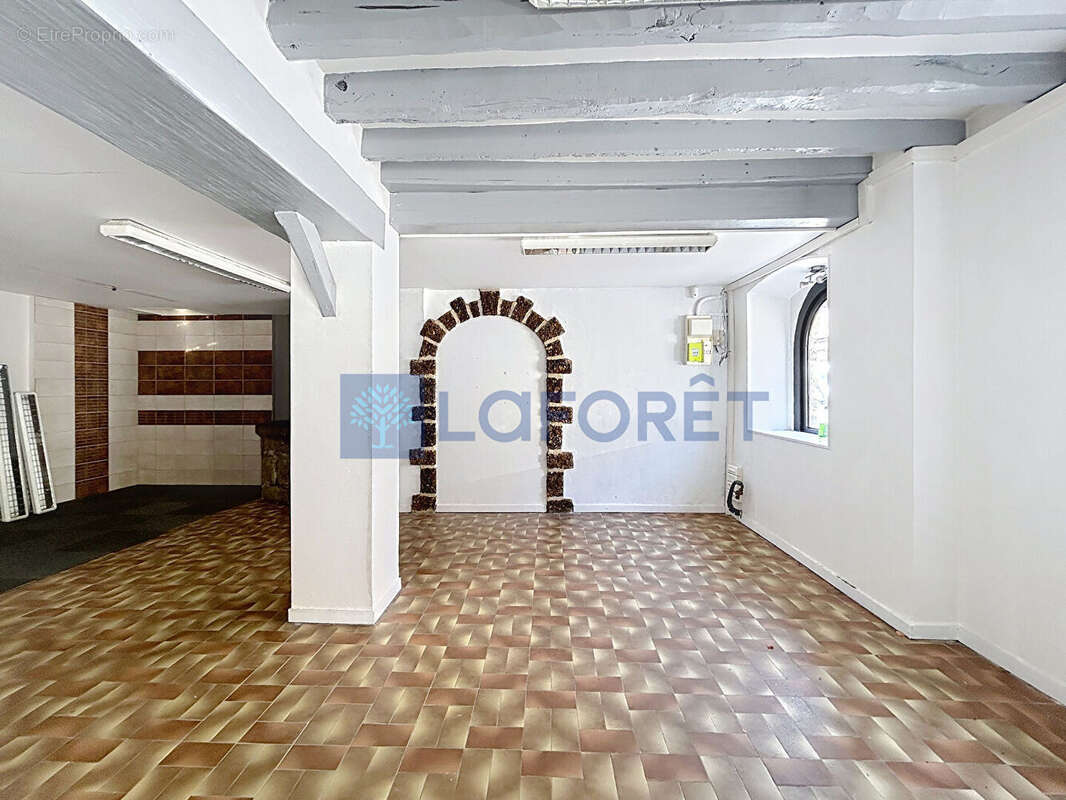 Commerce à VERNEUIL-SUR-AVRE