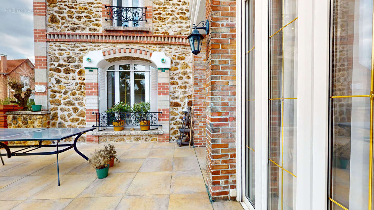 Maison à LES PAVILLONS-SOUS-BOIS