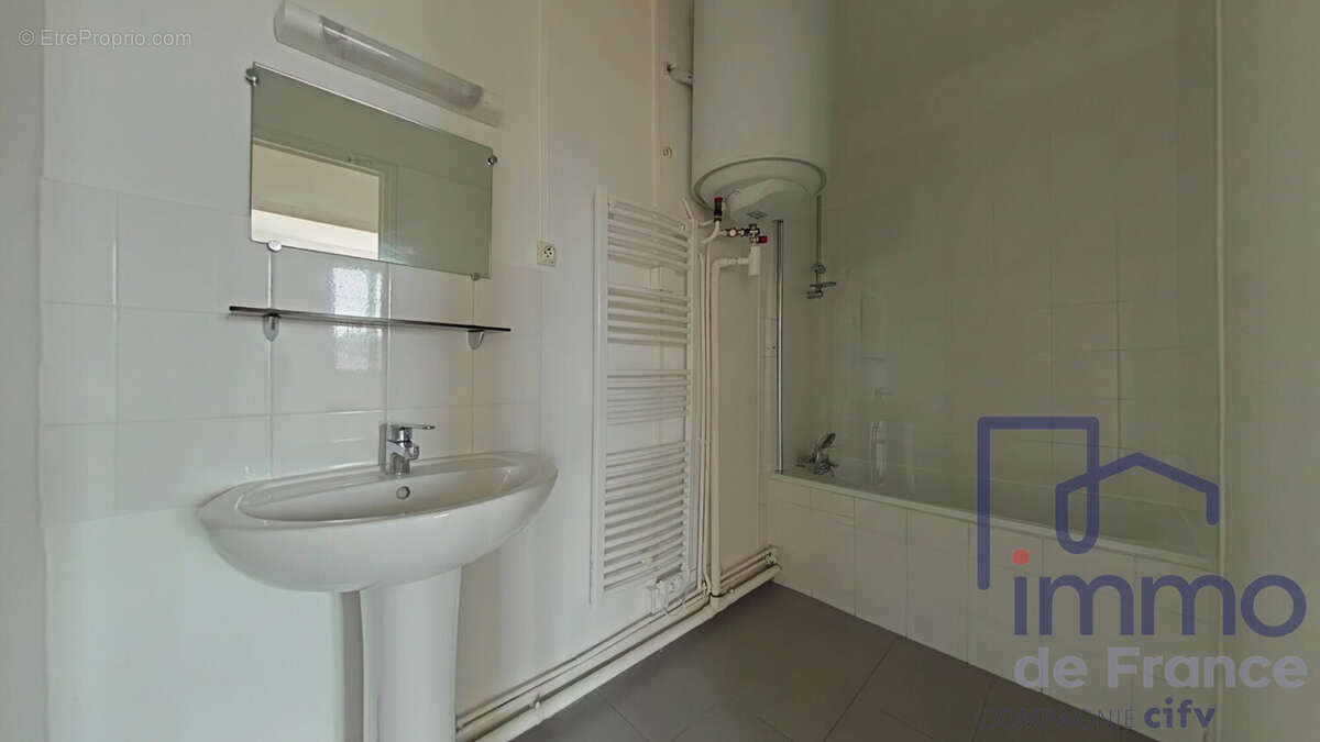 Appartement 59 m² à Saint-Etienne  - photo 8