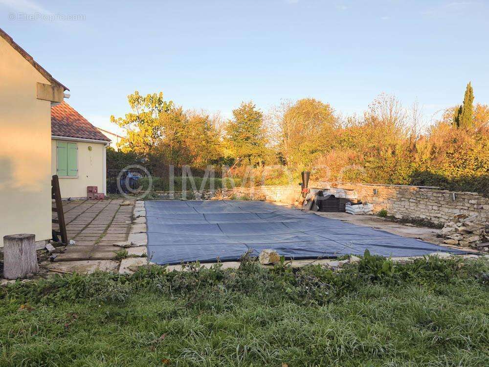 Maison à CHEF-BOUTONNE