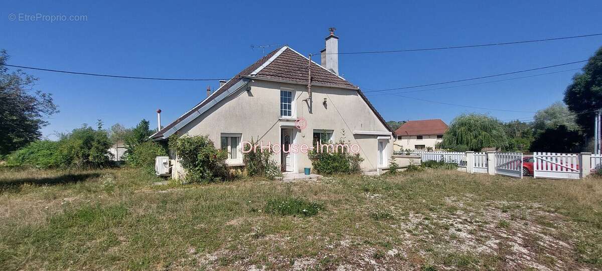 Maison 80 m² à Rumilly-Les-Vaudes  - photo 2