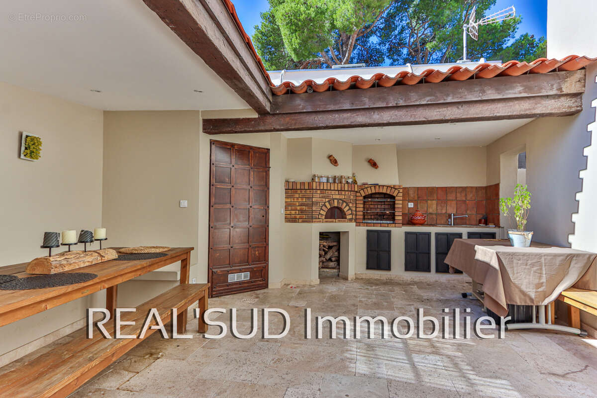 Sormiou, Belle maison 5 pièces lumineuse avec beaucoup de cachet entièrement rénovée - photo 17