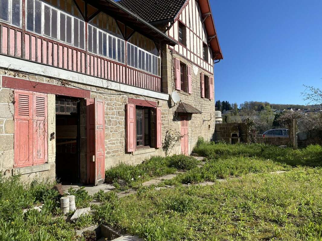 Maison à EYMOUTIERS