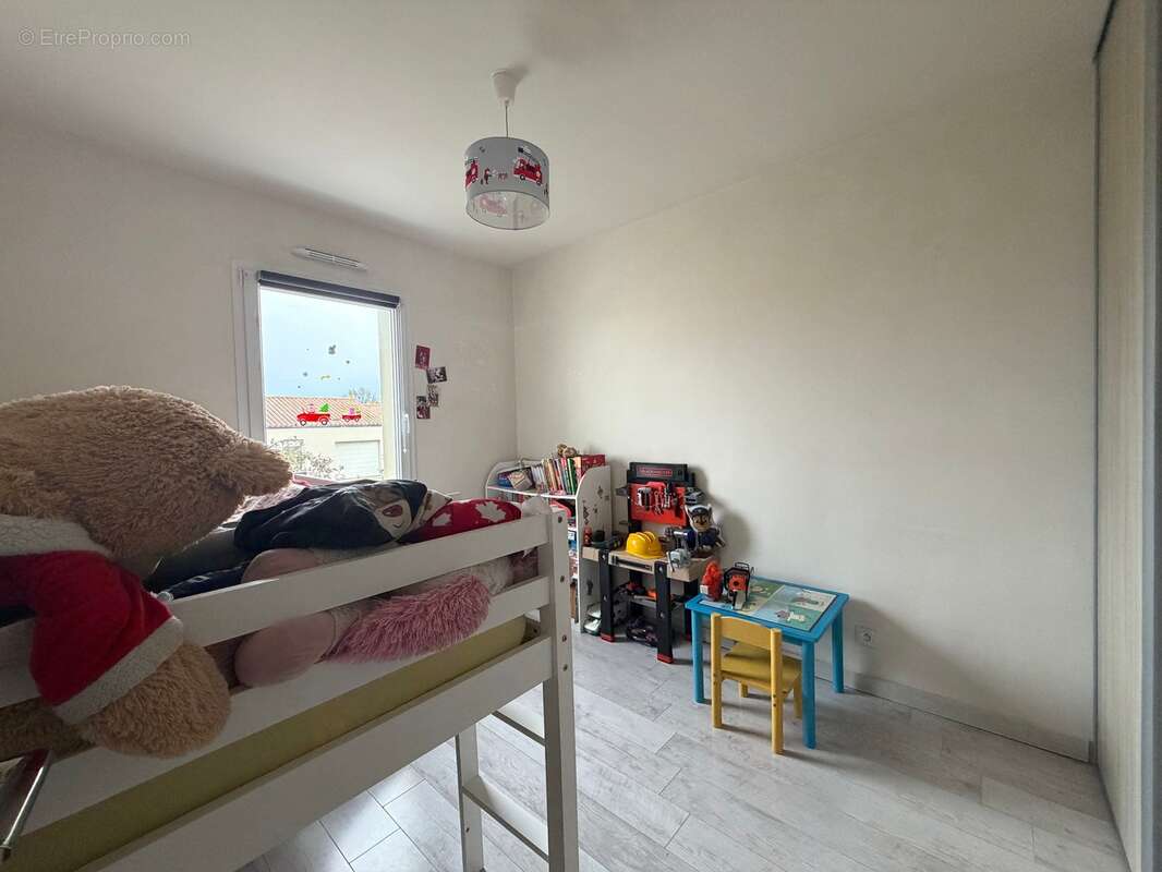 Maison à VENDRENNES