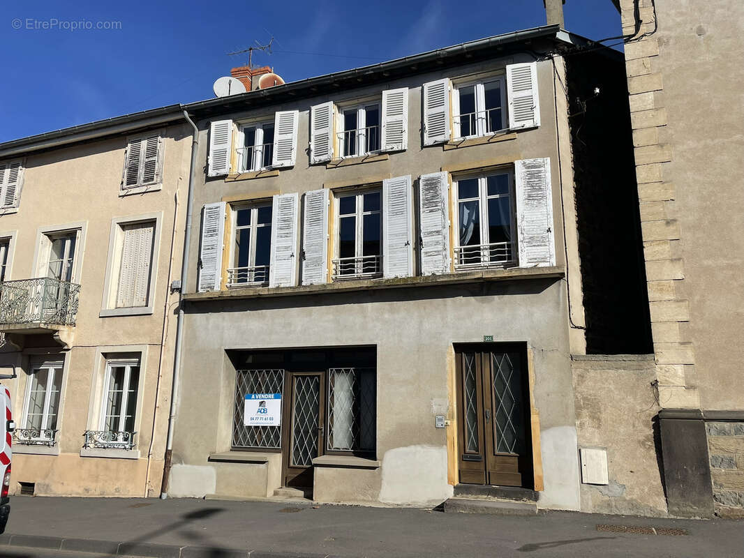 Maison à SAINT-SYMPHORIEN-DE-LAY