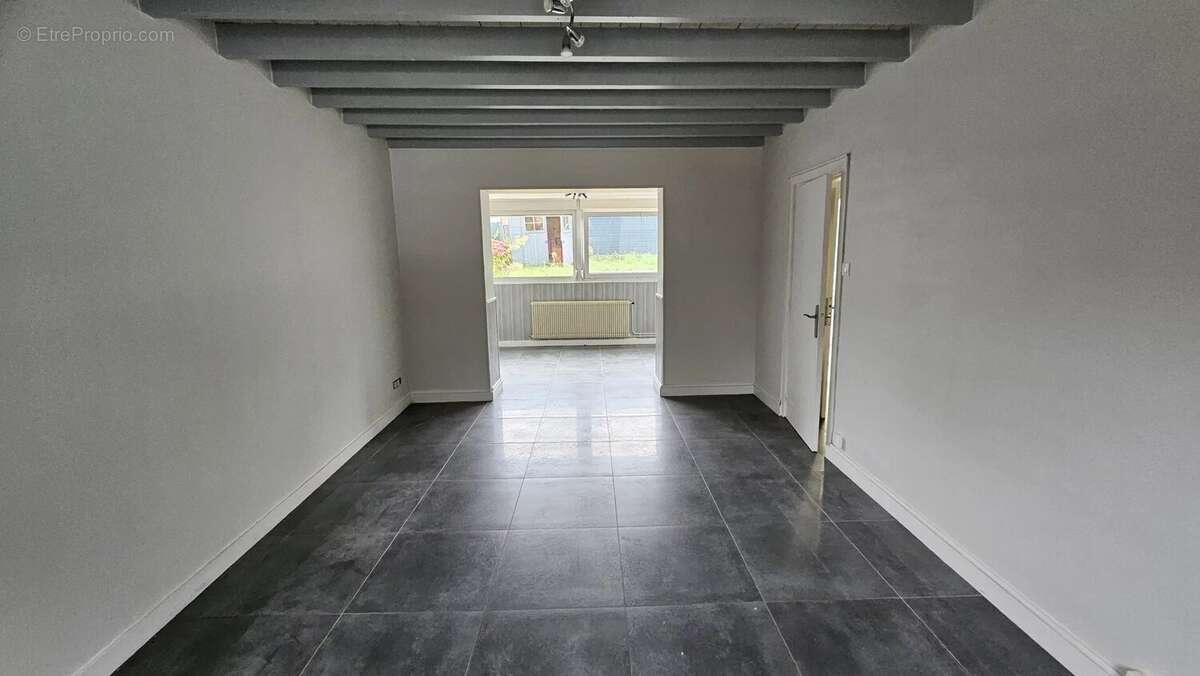 Maison à NEUVILLE-EN-FERRAIN