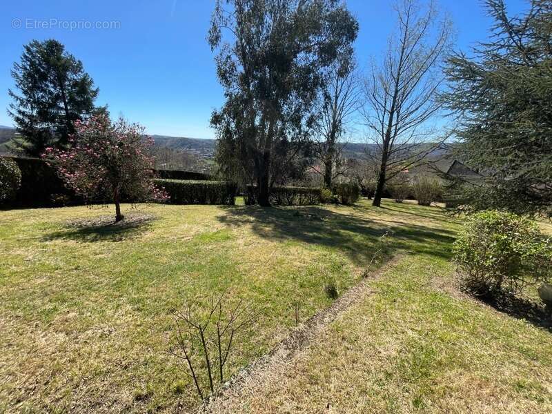 Maison à DECAZEVILLE