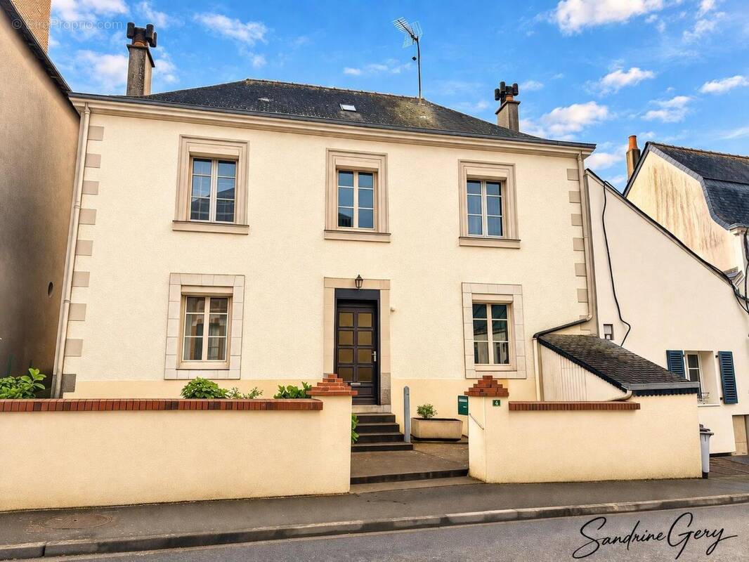 Photo 1 - Maison à LA SELLE-CRAONNAISE