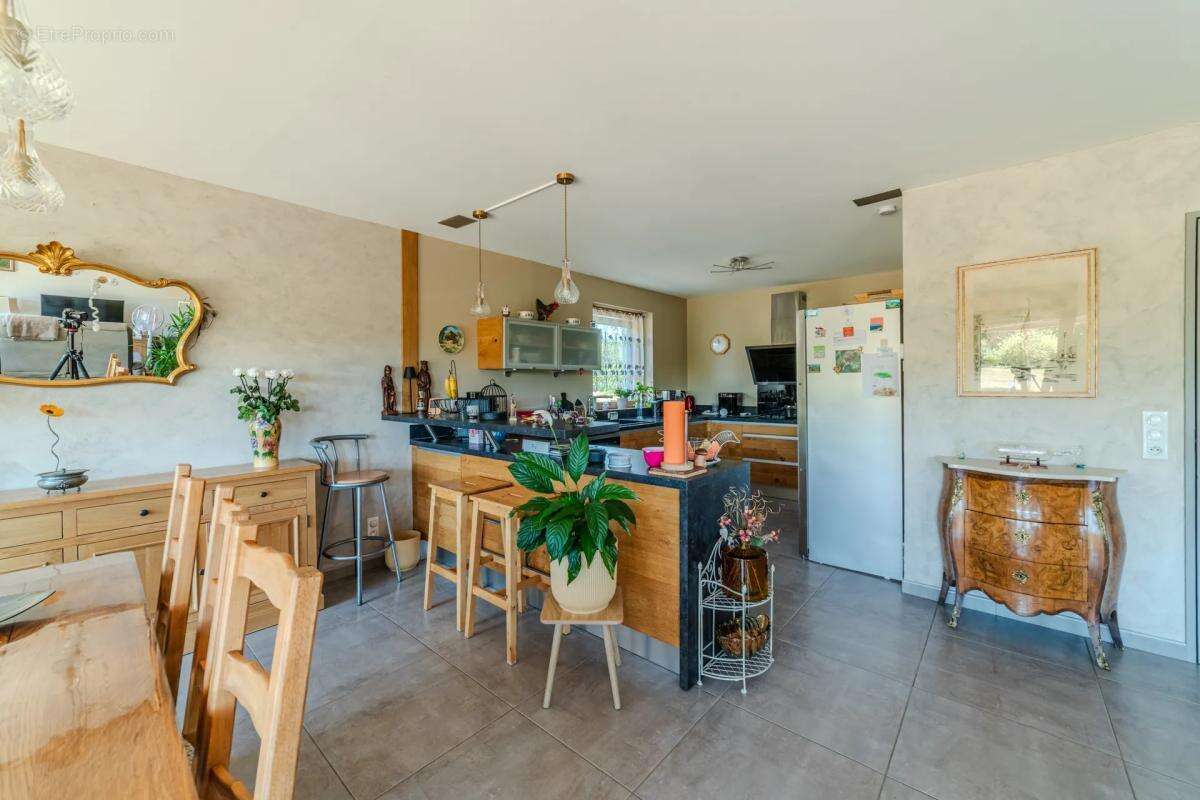 Maison de 4 pièces de 130 m² à La Chapelle - photo 4