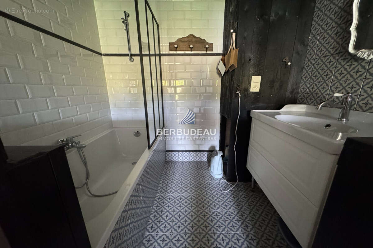 Appartement à MONTBRUN-LES-BAINS