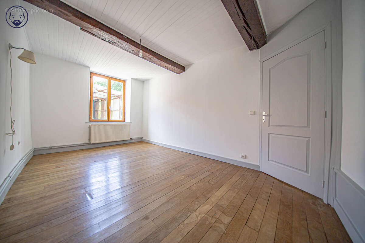 Spacieuse maison avec dépendance et pâture - photo 12