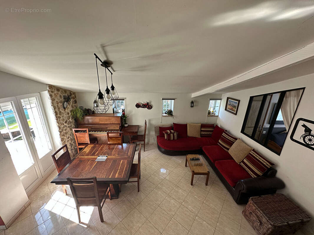 Maison à NOISY-SUR-ECOLE