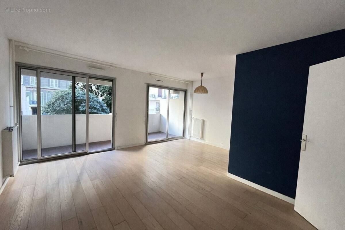 Photo 1 - Appartement à MARSEILLE-6E