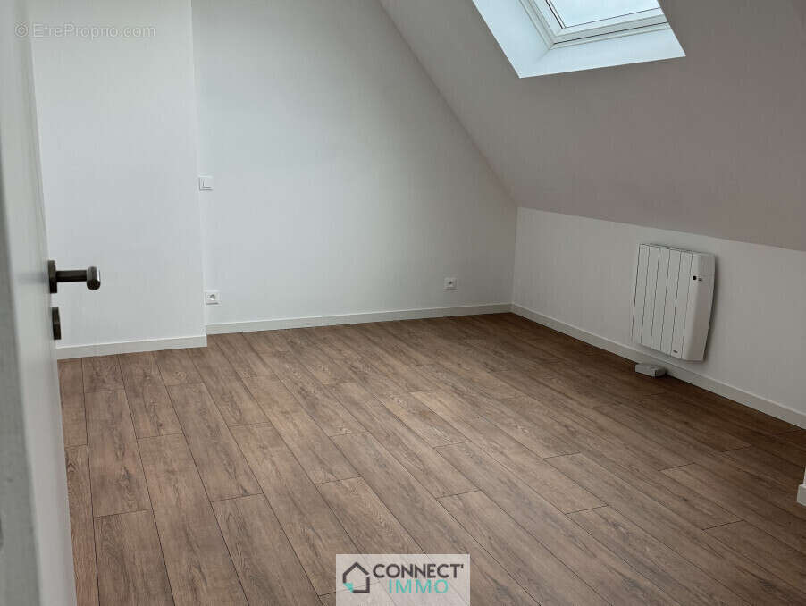 Maison à CHATEAUNEUF-DU-FAOU