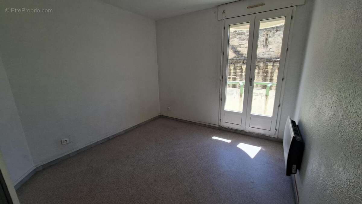 AVIGNON INTRA-MUROS – Appartement T3 lumineux de 73 m² avec vue sur les remparts - photo 6
