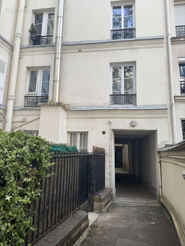 Appartement à PARIS-17E