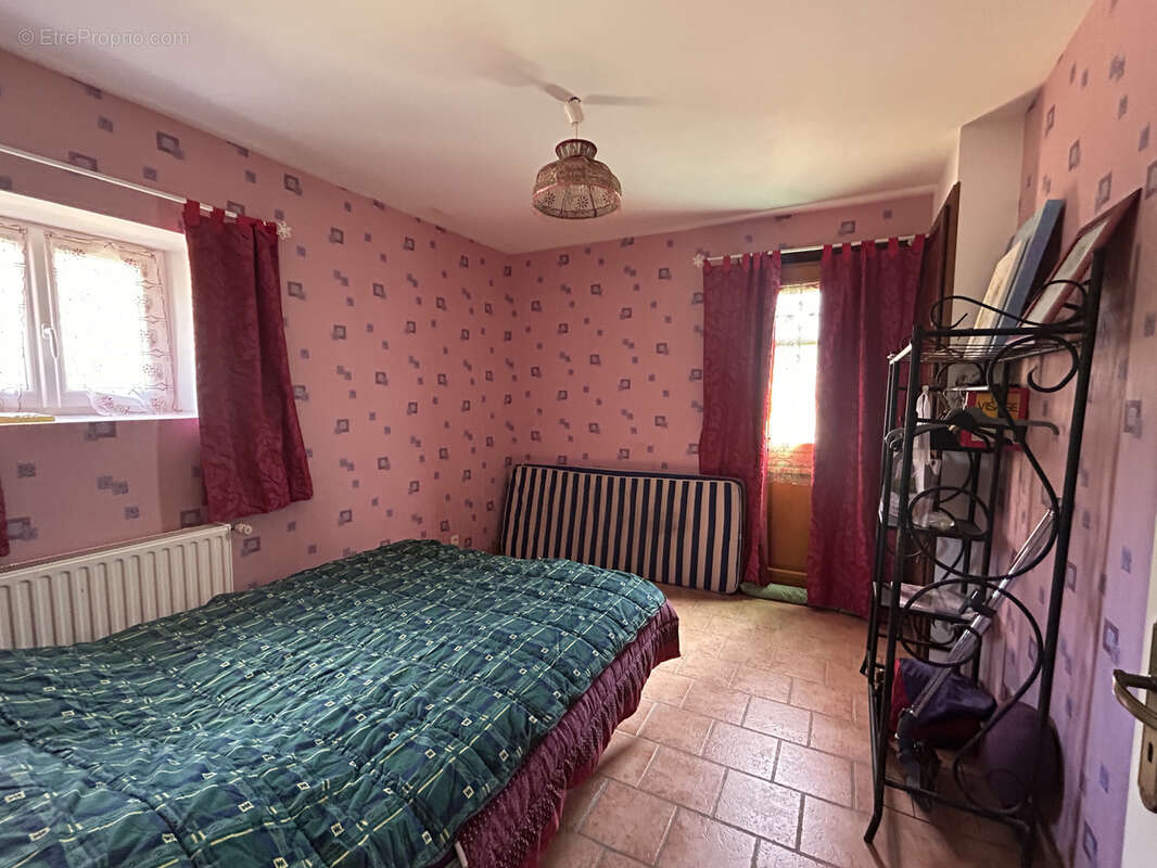 Propriété 2,2 ha avec étang, ancien corps de ferme, parc aboré, prairie - photo 12