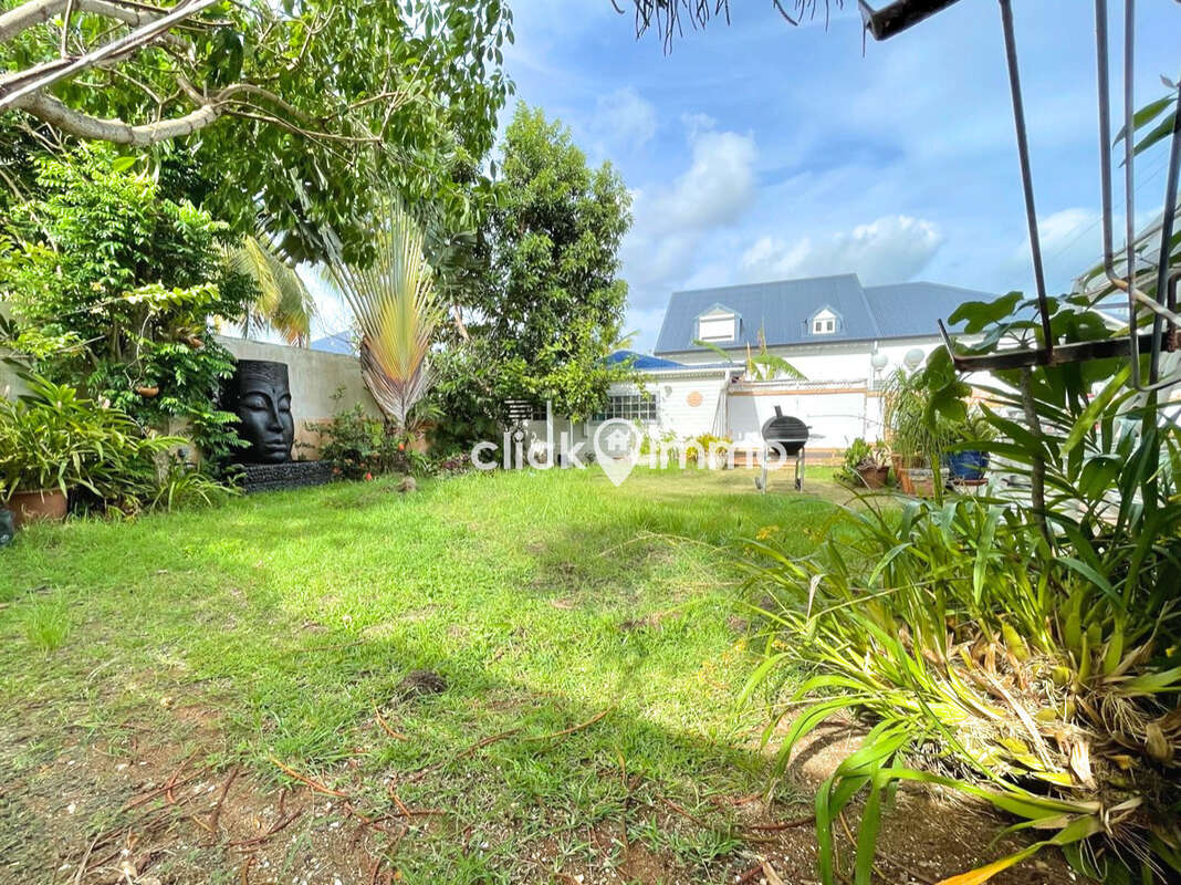 Maison à BAIE-MAHAULT