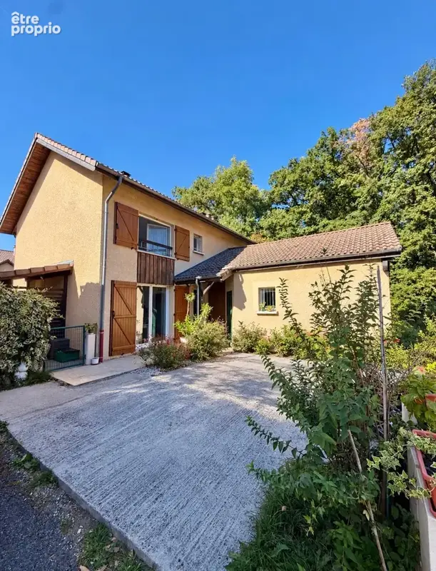 Maison à VILLE-LA-GRAND