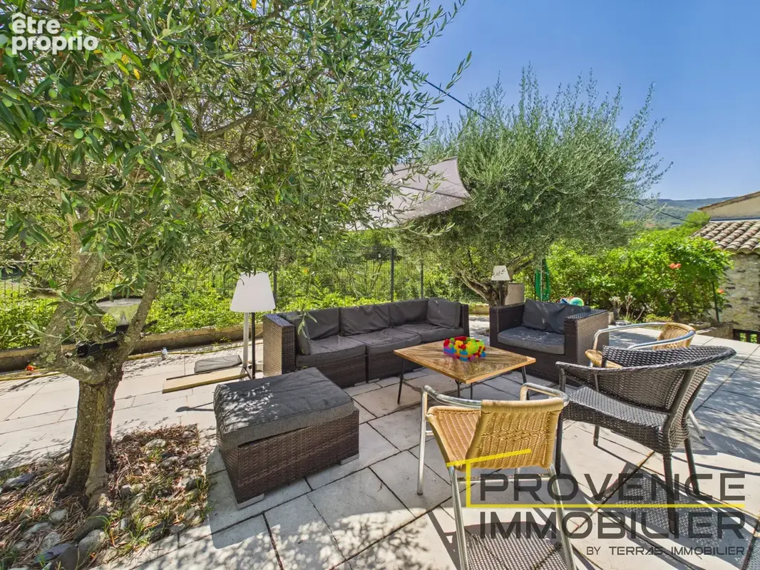 Maison en pierre avec piscine sur plus de 6 000 m2 de terrain avec piscine - Ardèche - photo 13
