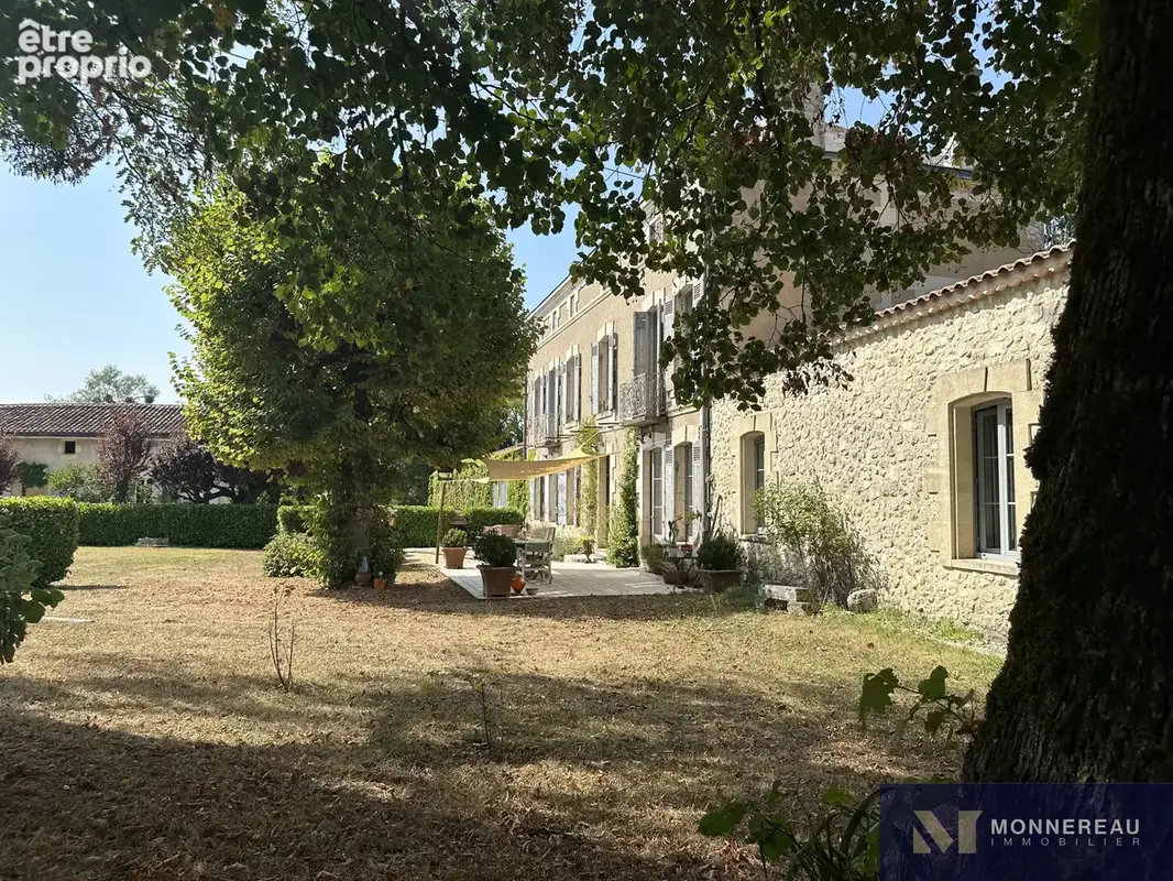 Maison de maitre avec parc et piscine - photo 26