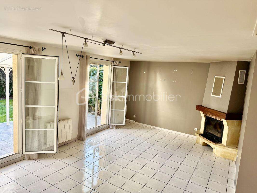 Maison à BROU-SUR-CHANTEREINE