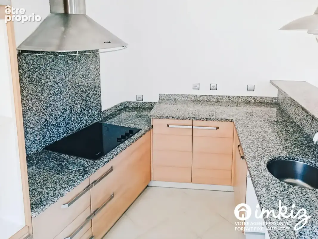 T4 de 80 m² repeint, gros potentiel - photo 2