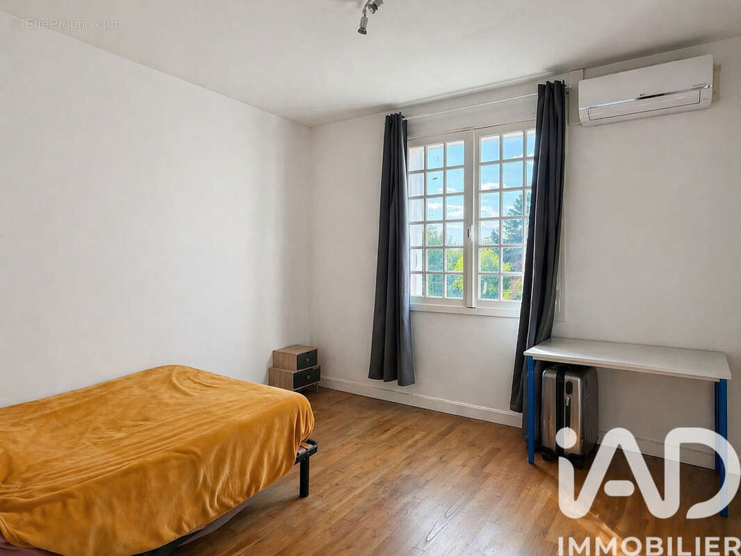Maison 135 m² à Aunac  - photo 5