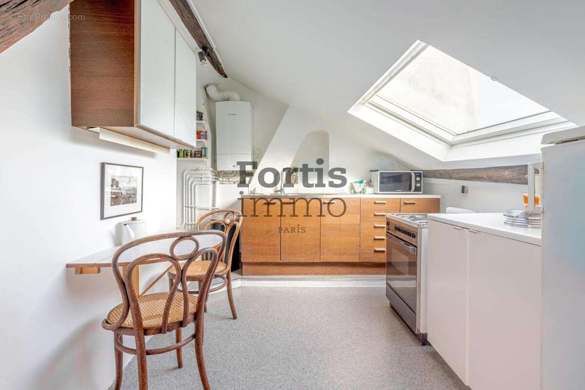 Appartement à PARIS-18E
