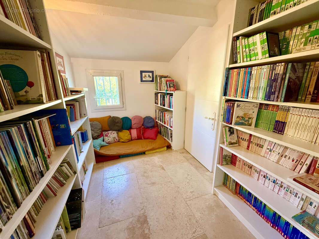 Maison à SAINT-CLEMENT-DE-RIVIERE