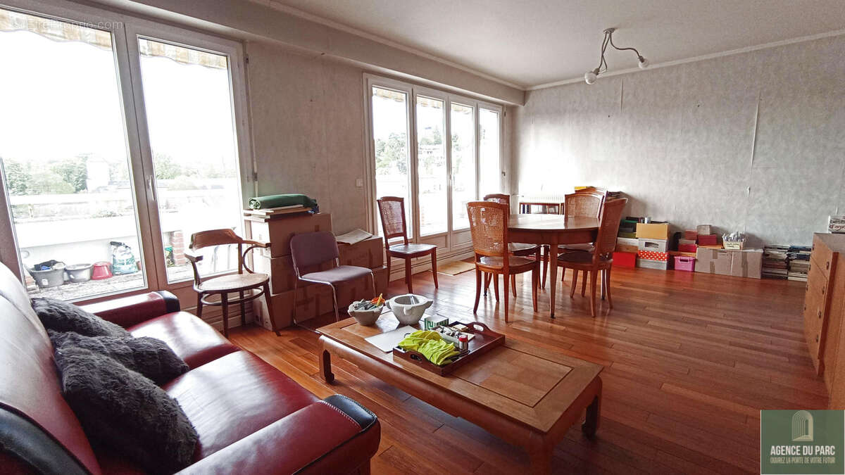 Appartement à VILLE-D'AVRAY