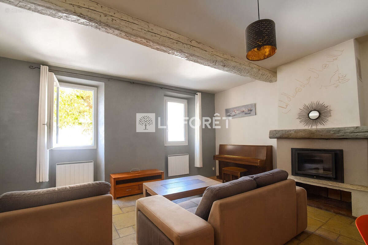 Appartement à SAINT-PAUL-EN-FORET