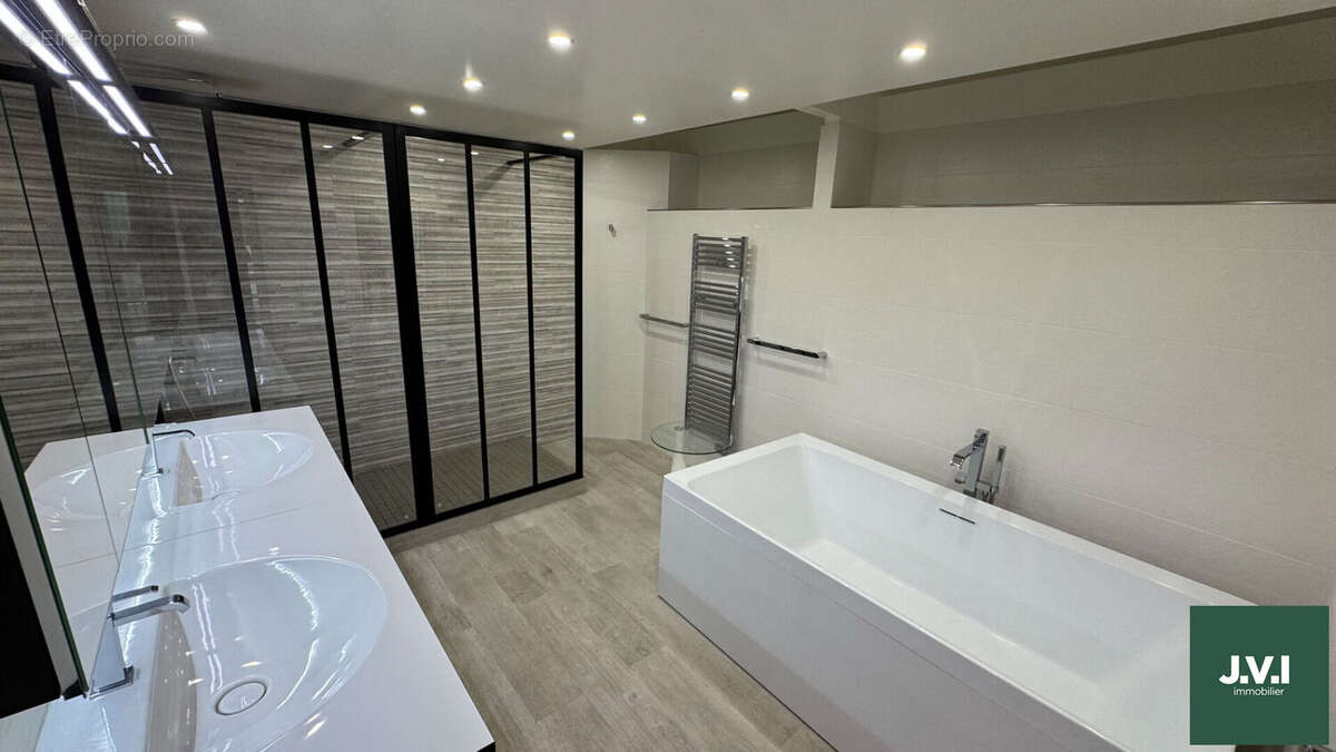 Appartement à ENGHIEN-LES-BAINS