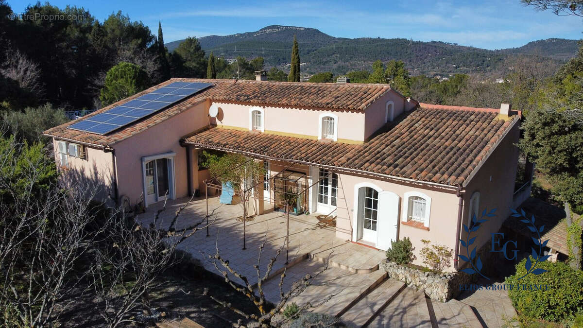 Maison à BESSE-SUR-ISSOLE